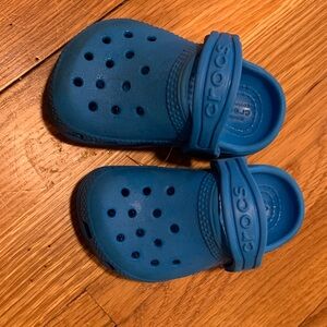 Size 4 toddler crocs
